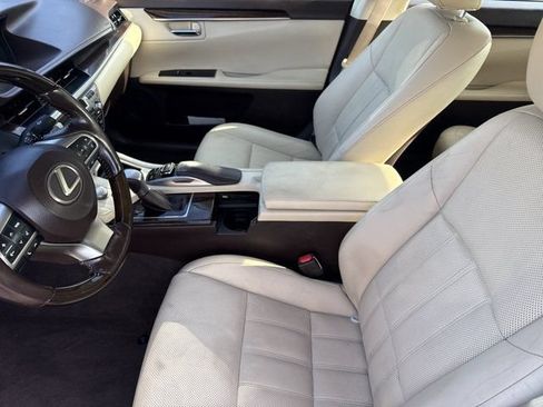 Used 2016 Lexus ES 350 w/ Luxury Package w/Wood Trim FWD image 10