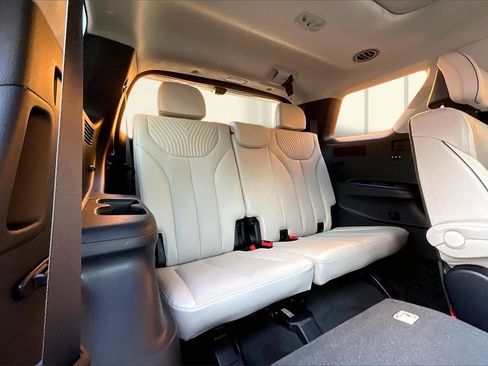 Used 2024 Hyundai Palisade Calligraphy image 25