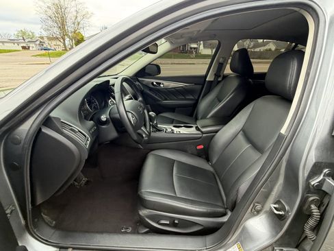 Used 2017 INFINITI Q50 Signature Edition w/ All Weather Package (L93) image 11