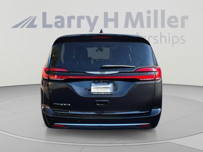 Used 2023 Chrysler Pacifica Touring-L