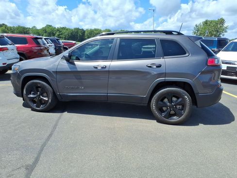 Used 2021 Jeep Cherokee Latitude Plus AWD/4WD image 8