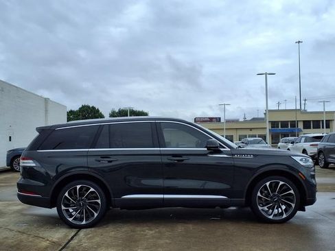 Certified 2023 Lincoln Aviator Reserve w/ Equipment Group 201A AWD/4WD image 21
