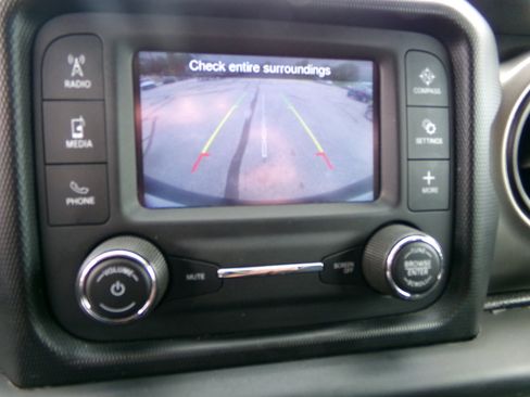 Used 2019 Jeep Wrangler Unlimited Sport S image 18