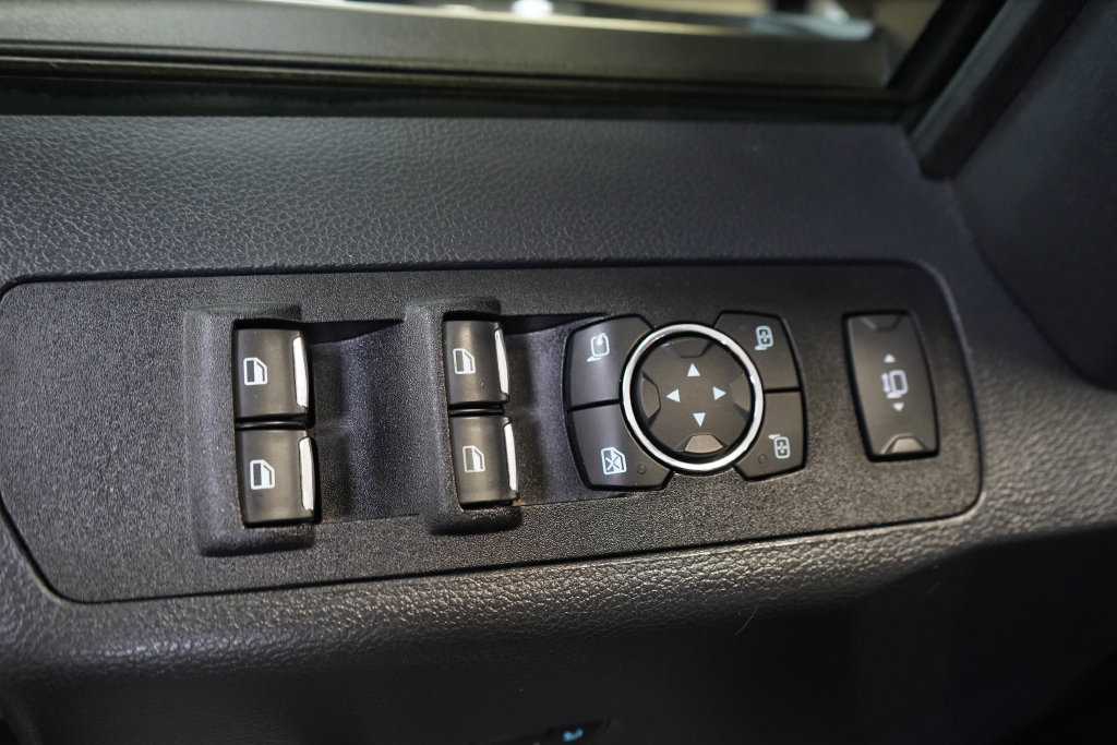 Used 2022 Ford F250 Platinum w/ Tremor Off-Road Package AWD/4WD image 32