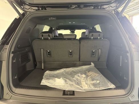 New 2026 Chevrolet Traverse LT w/ Midnight/Sport Edition AWD/4WD image 18