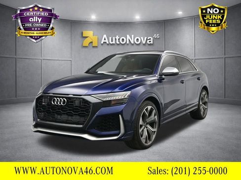 Used 2022 Audi RS Q8 w/ Luxury Package image 3