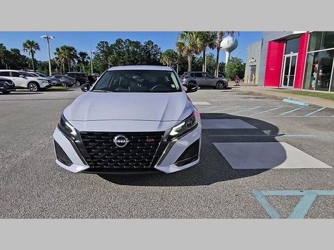 Used 2024 Nissan Altima 2.5 SR w/ SR Premium Package FWD image 20