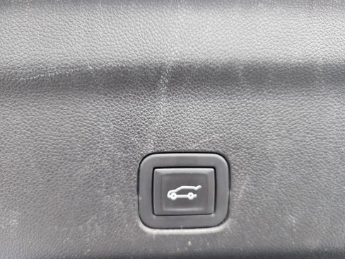 Used 2024 Chevrolet Tahoe Premier image 18