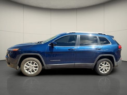 Used 2018 Jeep Cherokee Latitude Plus FWD image 4