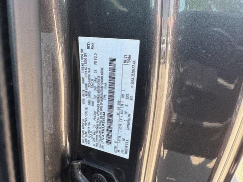 Used 2018 Ford F150 XLT w/ Equipment Group 302A Luxury AWD/4WD image 22