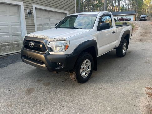 Used 2013 Toyota Tacoma 4x4 Regular Cab image 1