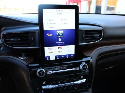 Used 2021 Ford Explorer King Ranch w/ Premium Technology Package image 20