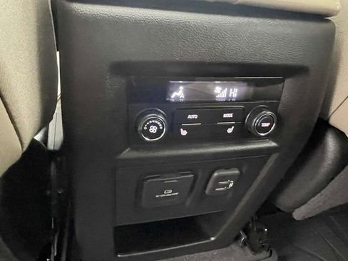 Certified 2023 Chevrolet Traverse Premier image 13