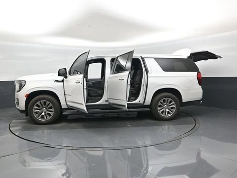 Used 2022 GMC Yukon XL Denali AWD/4WD image 50