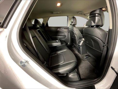 Used 2024 Kia Sportage EX FWD image 25