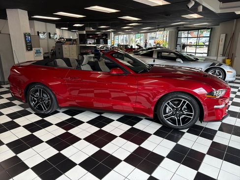 Used 2020 Ford Mustang Convertible w/ Equipment Group 101A RWD image 3