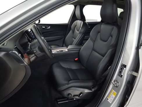 Certified 2023 Volvo XC60 B5 Plus w/ Climate Package AWD/4WD image 18