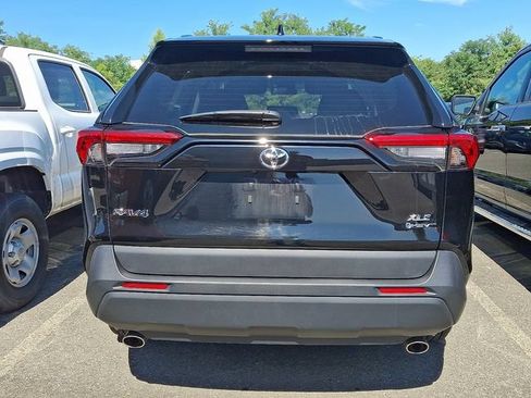 Used 2025 Toyota RAV4 XLE AWD/4WD image 5