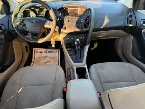 Used 2016 Ford Focus SE w/ Reverse Sensing Package image 11