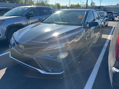 Used 2021 Toyota Camry XSE image 7