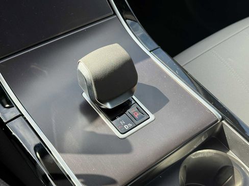 New 2026 Land Rover Range Rover Velar Dynamic SE image 27