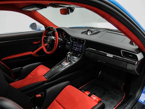 Used 2019 Porsche 911 GT2 RS RWD image 57