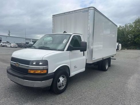 New 2024 Chevrolet Express 4500 w/ Power Convenience Package RWD image 2