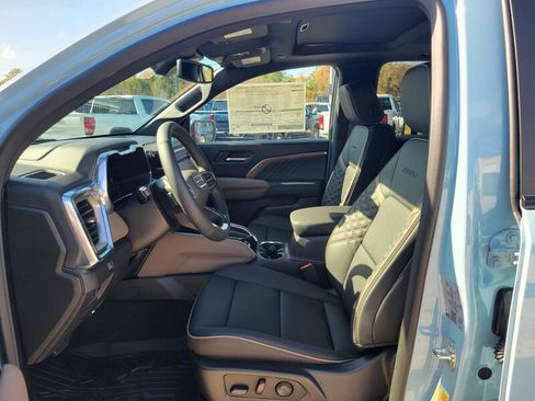 New 2026 GMC Canyon Denali image 10