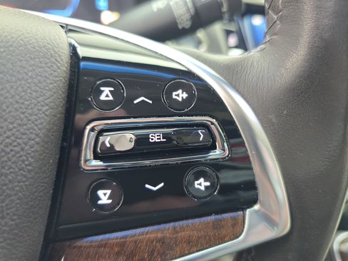 Used 2013 Cadillac XTS Platinum image 17