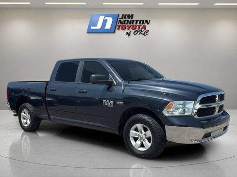 Used 2020 RAM 1500 Classic SLT RWD image 3