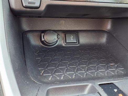 Used 2022 Toyota RAV4 XLE image 21