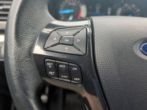 Used 2018 Ford Explorer XLT FWD image 17