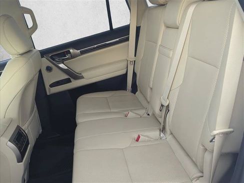 Used 2021 Lexus GX 460 Luxury w/ Accessory Package AWD/4WD image 23