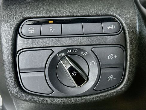 Used 2023 INFINITI QX50 Luxe AWD/4WD image 17