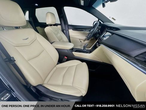 Used 2017 Cadillac XT5 FWD image 27