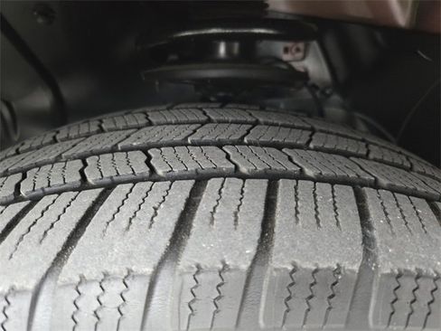 Used 2016 Buick Enclave Leather image 10