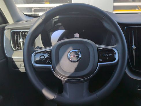 Used 2025 Volvo XC60 B5 Plus w/ Climate Package image 21