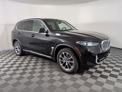 Used 2026 BMW X5 sDrive40i w/ Premium Package image 6