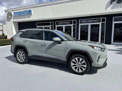 Used 2021 Toyota RAV4 XLE Premium AWD/4WD image 6
