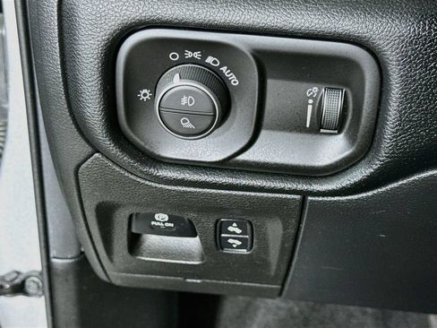Used 2022 RAM 1500 Big Horn AWD/4WD image 18