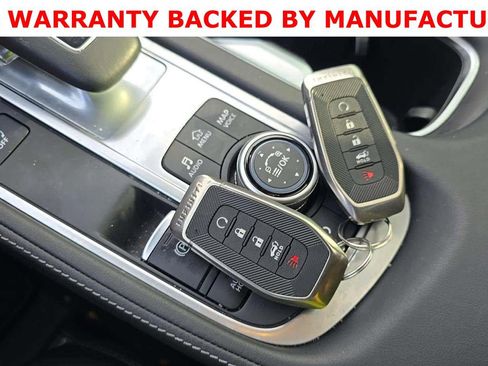 Certified 2025 INFINITI QX60 Luxe w/ Black Edition image 17