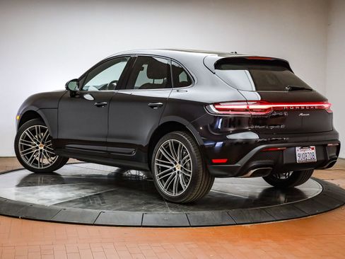 Certified 2025 Porsche Macan image 3