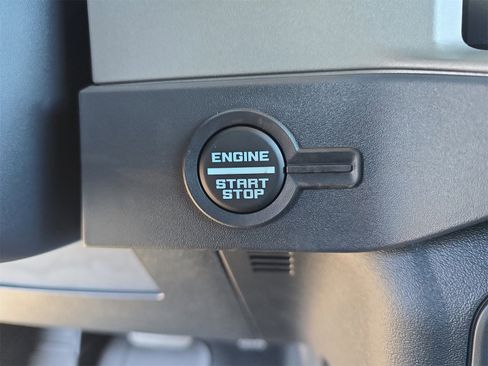 New 2025 Ford Bronco Outer Banks w/ Black Appearance Package image 23