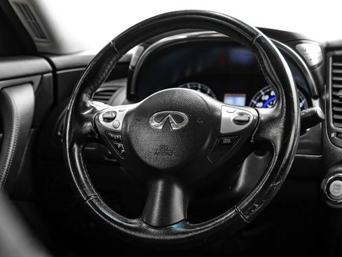Used 2017 INFINITI QX70 AWD w/ Premium Package image 21