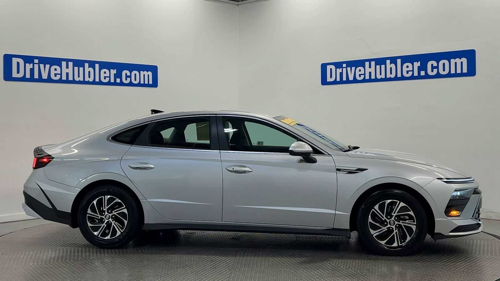 Used 2026 Hyundai Sonata Blue FWD image 9