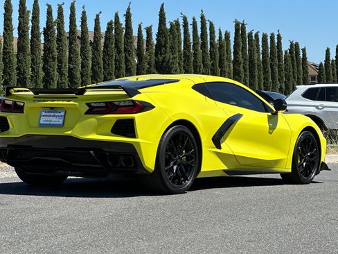 Used 2023 Chevrolet Corvette Stingray Preferred Cpe w/ Z51 Performance Package RWD image 4