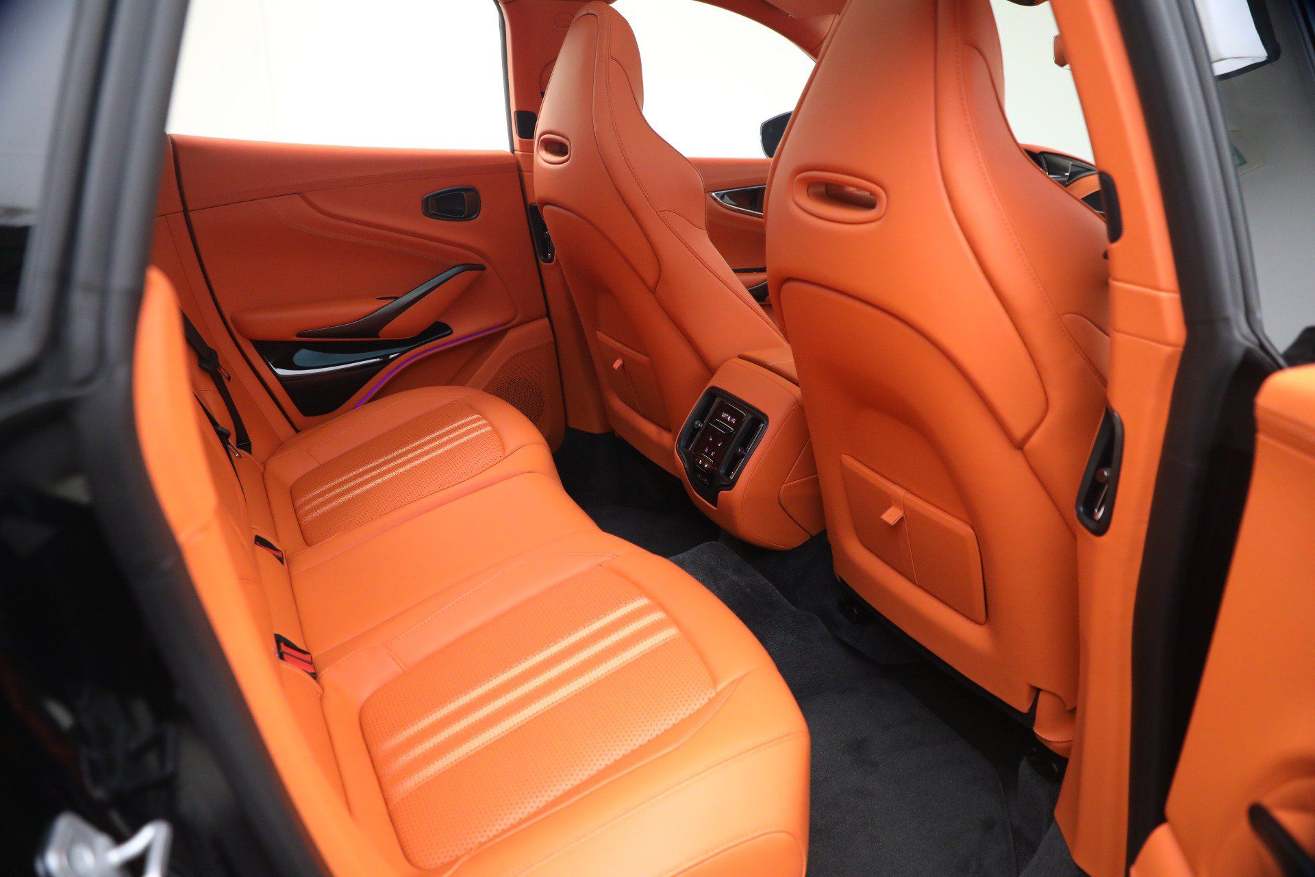 Used 2025 Aston Martin DBX 707 AWD/4WD image 24