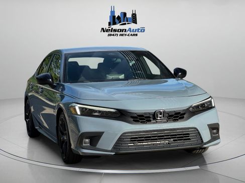 Used 2022 Honda Civic Sport image 2