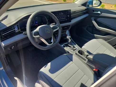 New 2026 Volkswagen Jetta SE FWD image 30