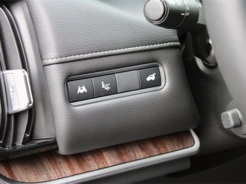 New 2025 Nissan Armada SL w/ Captain's Chari Seat Package image 14